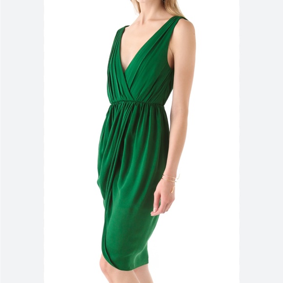 alice and olivia emerald green dress Bridal Apron with Empire Waist – vermontapron.com main image 0